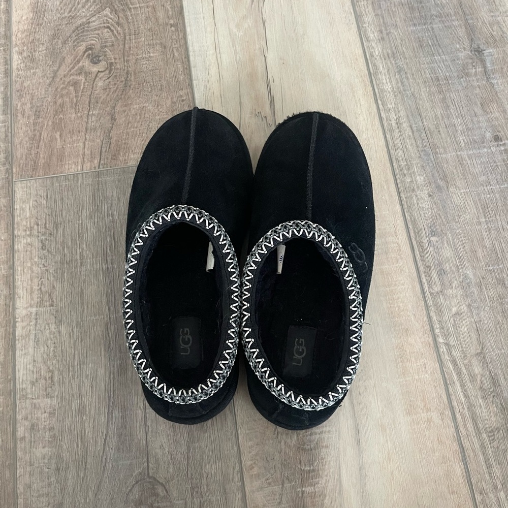 UGG Kids Black Slippers with Patterned Trim